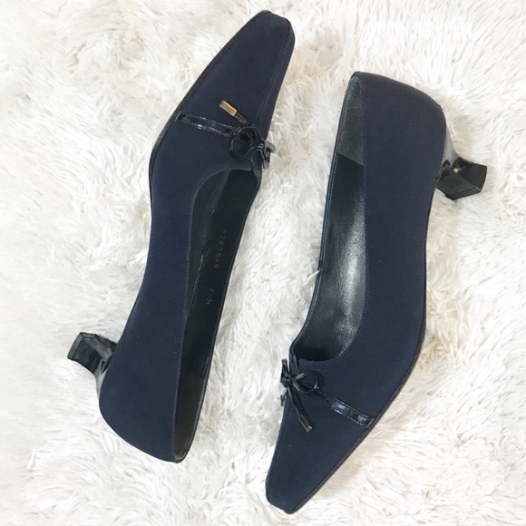 Stuart Weitzman Navy Bow Kitten Heels Size 7.5 - Picture 5 of 7